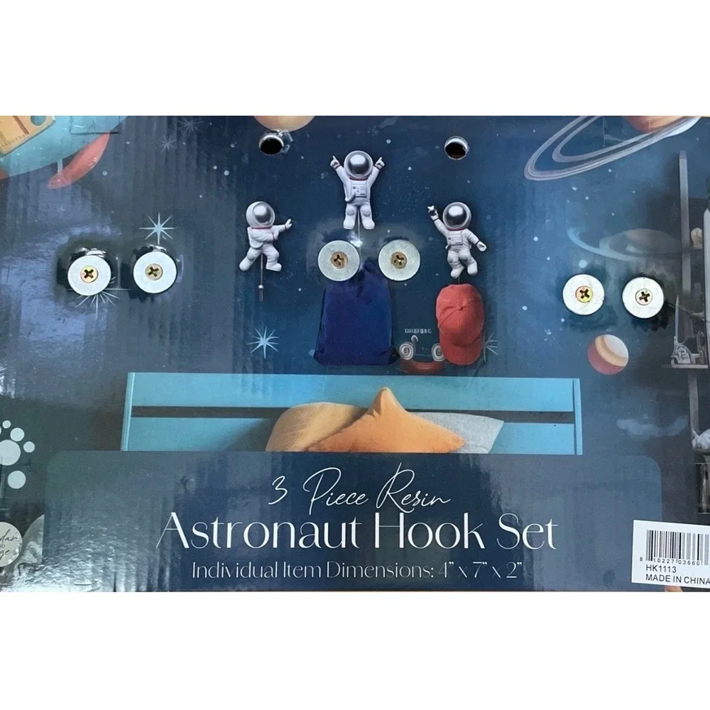 NIB! 3 Piece Resin Astronaut‎ Hook Set White Silver Spaceman Wall Hanger HK1113